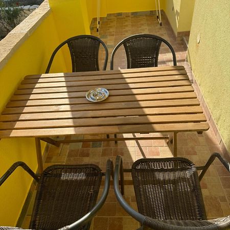 Miro Apartmani Ražanac Eksteriør billede