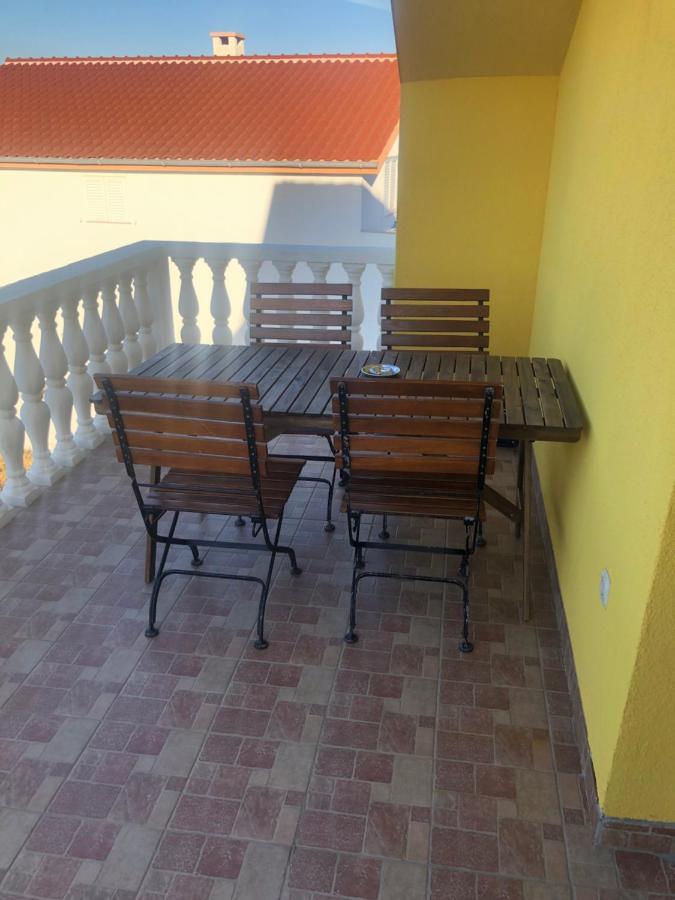 Miro Apartmani Ražanac Eksteriør billede