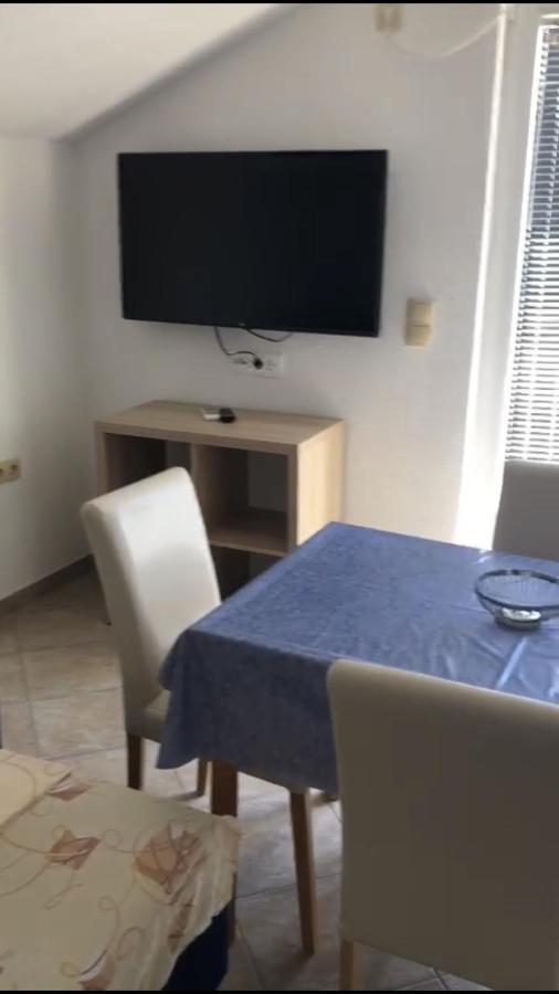 Miro Apartmani Ražanac Eksteriør billede