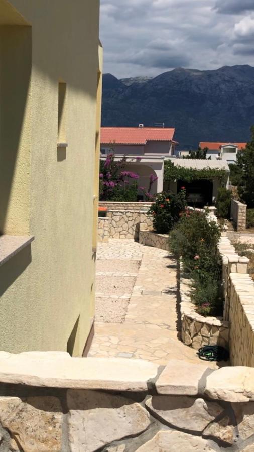 Miro Apartmani Ražanac Eksteriør billede
