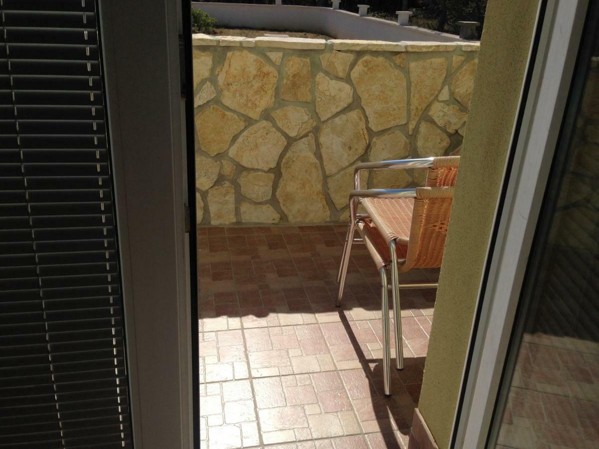 Miro Apartmani Ražanac Eksteriør billede