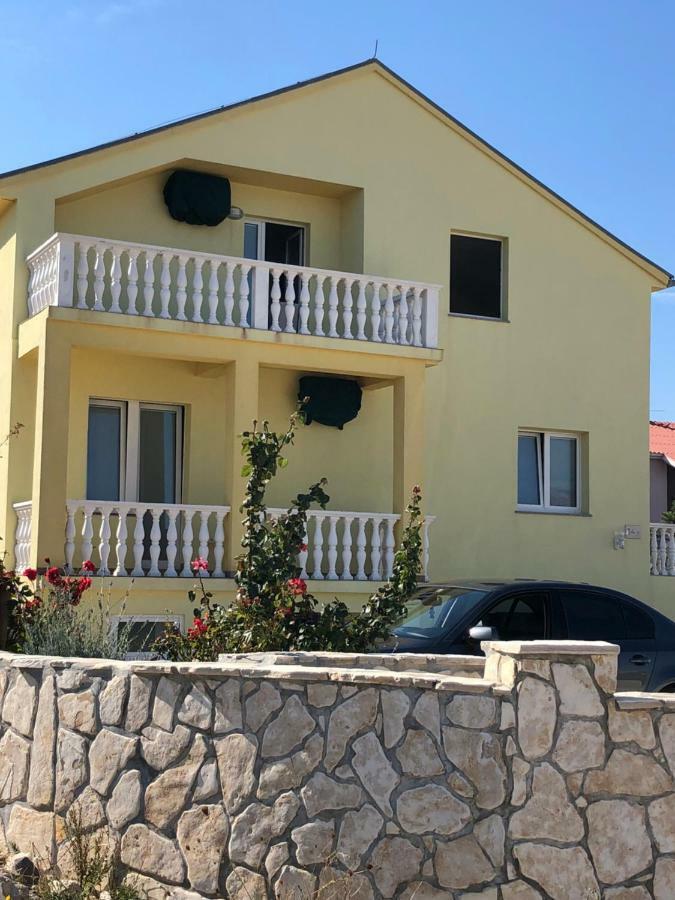 Miro Apartmani Ražanac Eksteriør billede