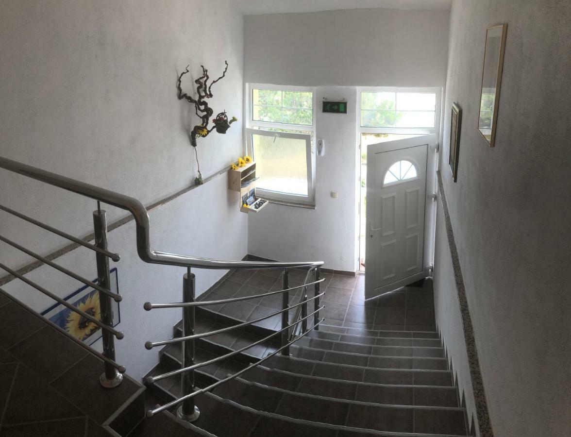 Miro Apartmani Ražanac Eksteriør billede