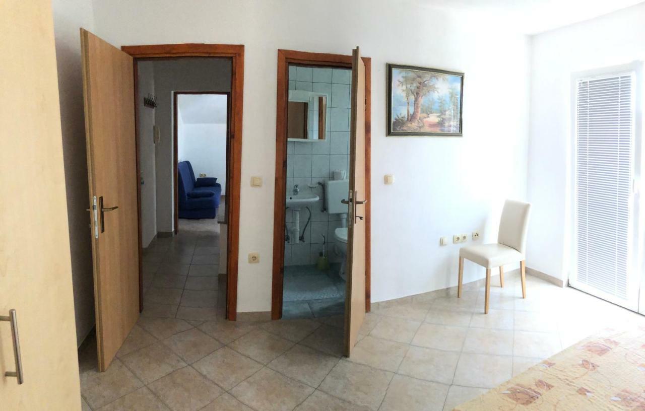 Miro Apartmani Ražanac Eksteriør billede